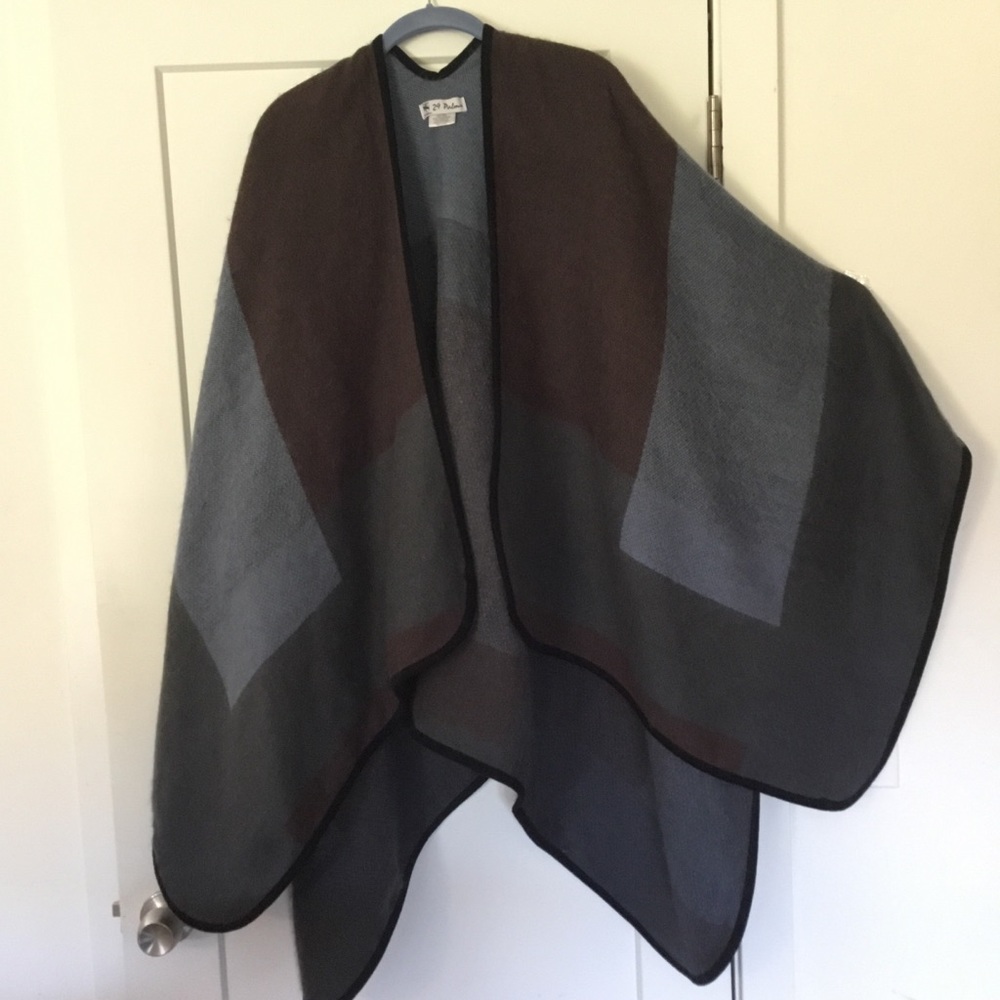 Perfect Fall/Winter/Spring Sweater Cape/Wrap